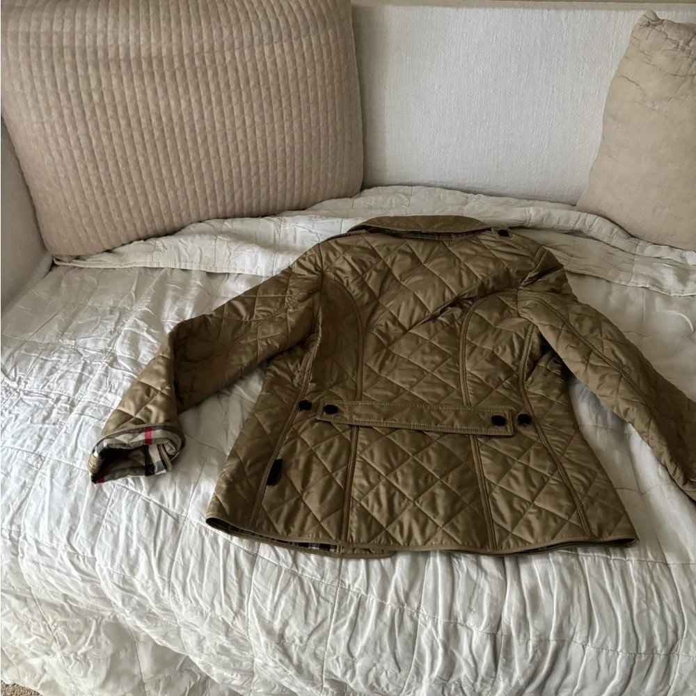 Burberry Beige Quilted Jacket with Signature Check Lining - Picture 2 of 7